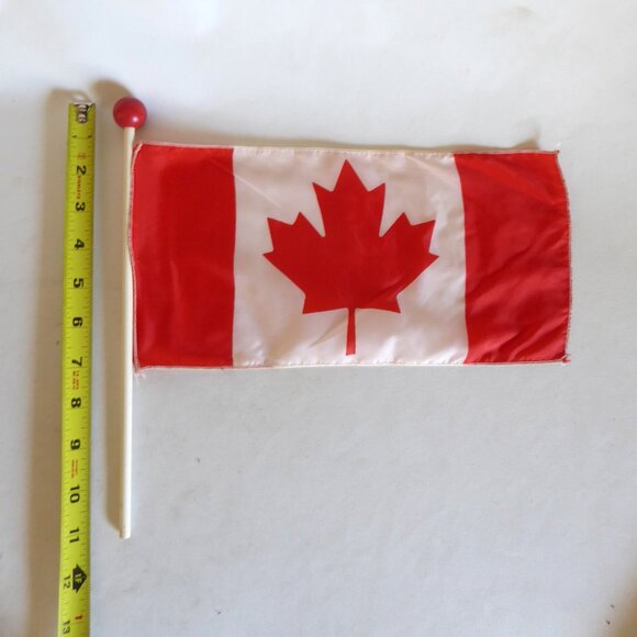 VINTAGE 11” CANADA CANADIAN RED WHITE MAPLE LEAF FLAG - Picture 2 of 6